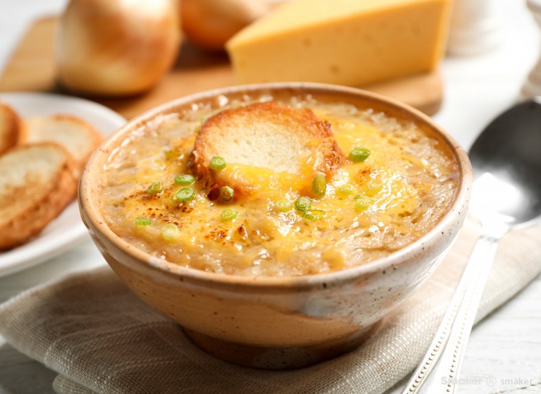Рецепт із Франції: до вашої уваги “король супів” – цибулевий суп!