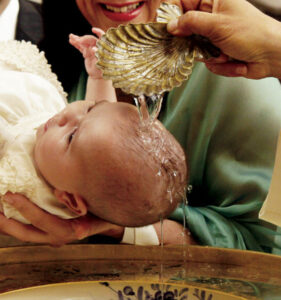 “Це назавжди”: правила хрещення, кого можна брати хрещеними для дитини?