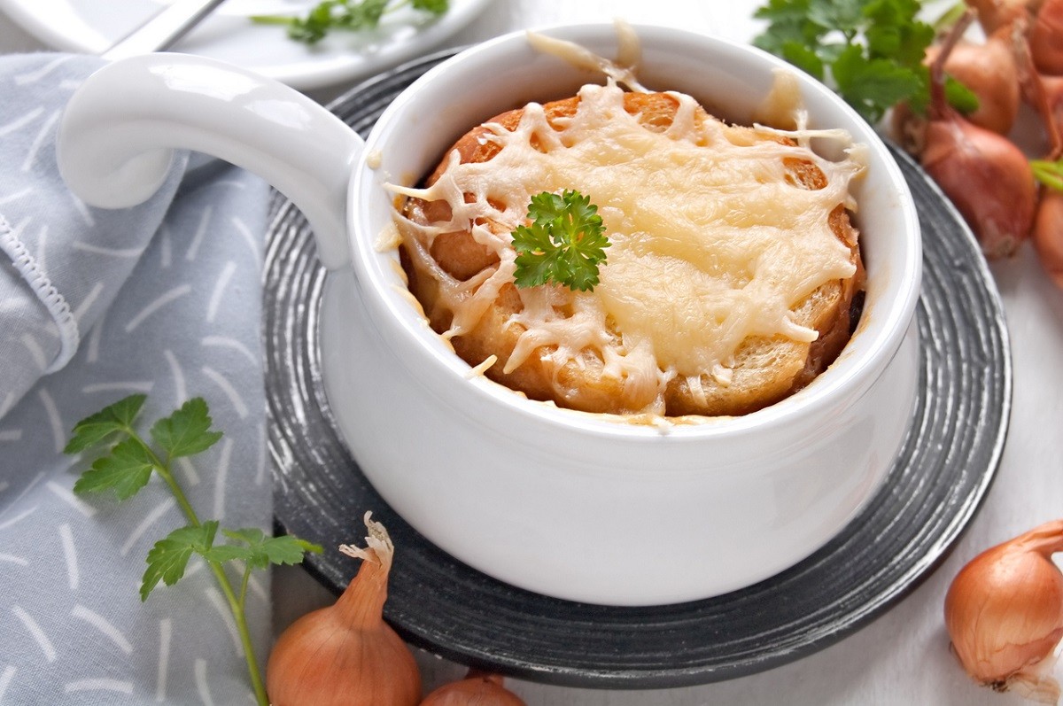 Відчуйте себе у Франції – до вашої уваги цибулевий суп!