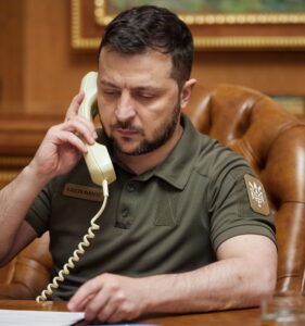 Aid to Ukraine and the grain corridor. Zelensky held telephone talks with Macron